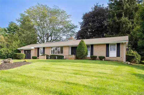 3214 Oakland Rd, Bethlehem, PA 18020 photo 3