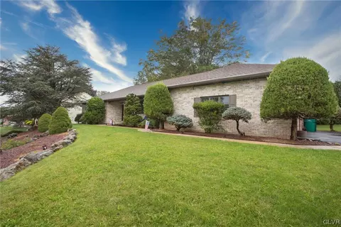 2730 Kingsview Ave, Palmer Township, PA 18045