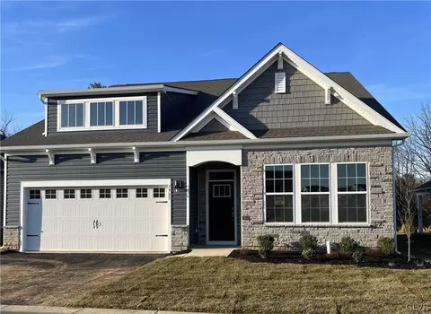 7985 Troxell Ct, Breinigsville, PA 18031