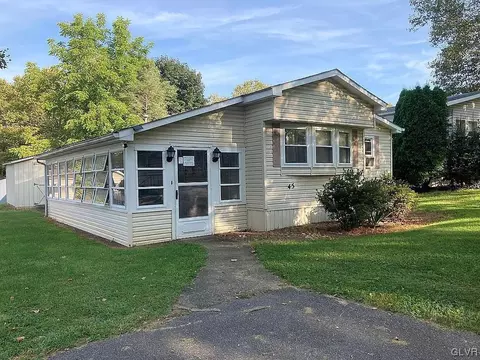 45 Sycamore Dr, Bath, PA 18014