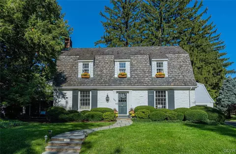 1823 Cloverleaf St, Bethlehem, PA 18017