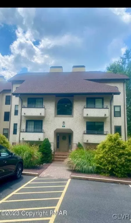29 Midlakkes Dr #201E, Lake Harmony, PA 18624