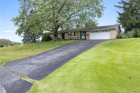 765 Saint Johns Rd, Hamburg, PA 19526