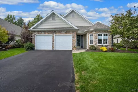 2781 Terrwood Dr E, Macungie, PA 18062