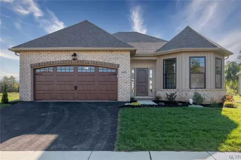 4085 Eveningstar Rd, Emmaus, PA 18049