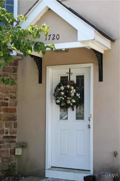 1720 Mertwood St, Bethlehem, PA 18015
