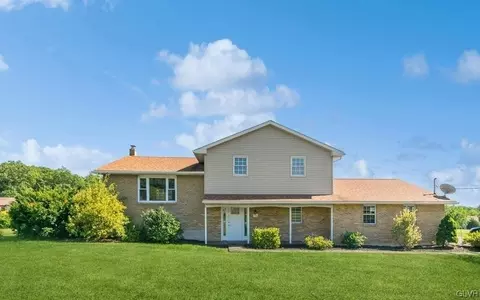 3962 Mountain Rd, Slatington, PA 18080