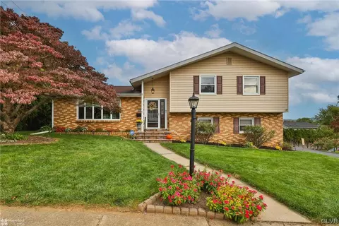 1043 N Poplar St, Whitehall, PA 18052