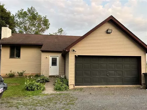 7815 Corning Rd, Zionsville, PA 18092