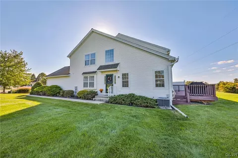 2414 Patriots Ln, Forks Twp, PA 18040