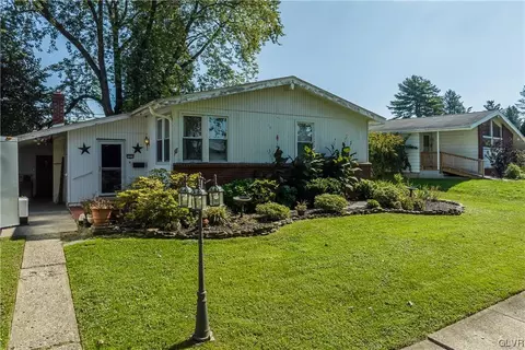 1512 Kadel Dr W, Bethlehem, PA 18018