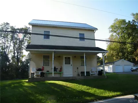 7070 Sweetwood Dr, Macungie, PA 18062