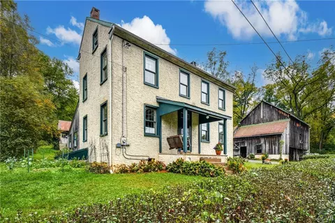 776 Stouts Valley Rd, Riegelsville, PA 18077