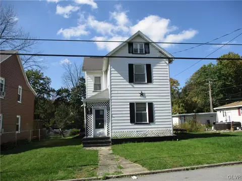 16 Washington St, Wind Gap, PA 18091