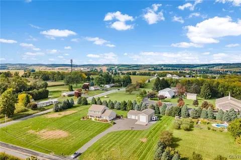 10467 Trexler Rd, Breinigsville, PA 18031