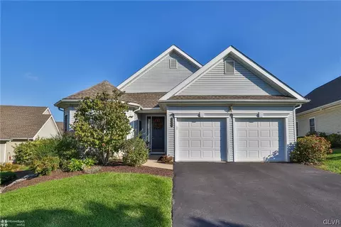 2602 Terrwood Dr W, Macungie, PA 18062