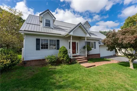 94 Hoch Ave, Topton, PA 19562