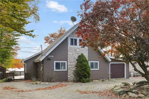 6049 Boardwalk Dr, Coolbaugh Twp, PA 18466