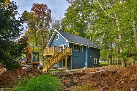 113 Tulip Ln, East Stroudsburg, PA 18301