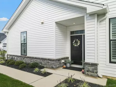 6980 Pine Ln, Bath, PA 18014 photo 5