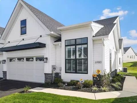 6980 Pine Ln, Bath, PA 18014 photo 4