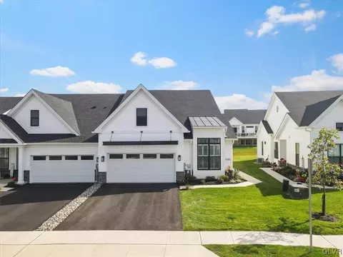 6980 Pine Ln, Bath, PA 18014 photo 2