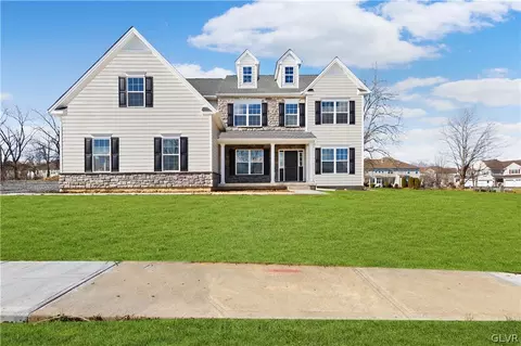 960 Fairway Dr #32, Forks Twp, PA 18040