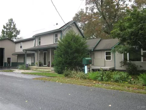 8461 Allemaengel Rd, New Tripoli, PA 18066