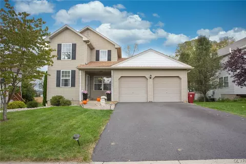 140 Crown Dr, Forks Twp, PA 18040