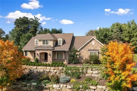 5695 Tuscany Ct, Coopersburg, PA 18036