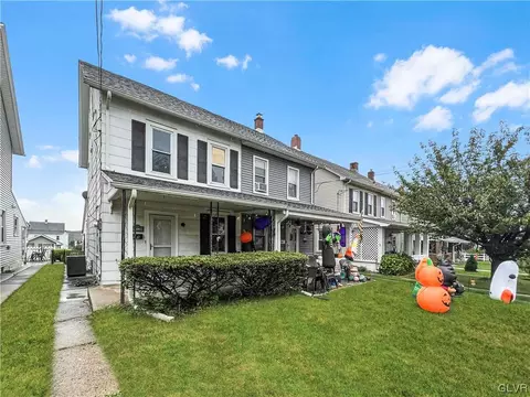 1138 4th St, Catasauqua, PA 18032