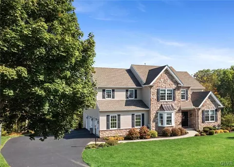 3129 Sheffield Dr, Emmaus, PA 18049