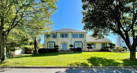 1761 Victoria Cir, Allentown, PA 18103