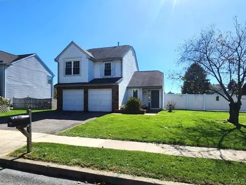 3596 New Hampshire Ave, Easton, PA 18045