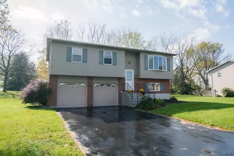 5489 Monocacy Dr, Bethlehem, PA 18017