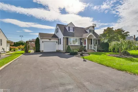 36 Mitchell Ave, Nazareth, PA 18064