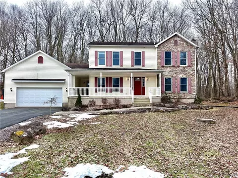 28 S Woodhaven Dr, White Haven, PA 18661