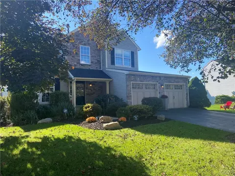 3226 Prydon Dr, Hokendauqua, PA 18052