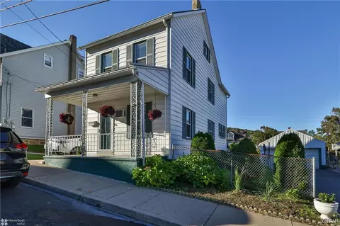 560 S Benner Ave, Fountain Hill, PA 18015