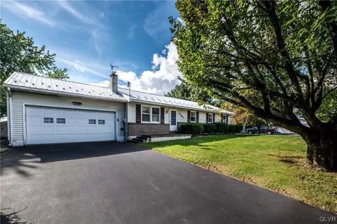 1788 Wind Hill Rd, Coopersburg, PA 18036