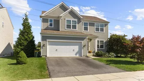 1435 Buck Hill Ln, Breinigsville, PA 18031