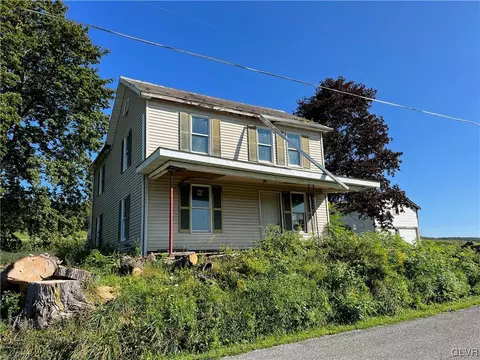 917 Golf Rd, Schuylkill, PA 18252