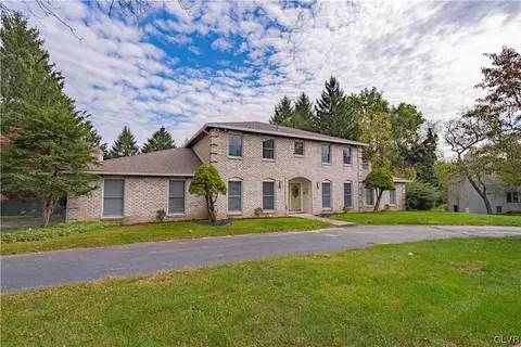 1253 Firethorne Dr, Easton, PA 18045