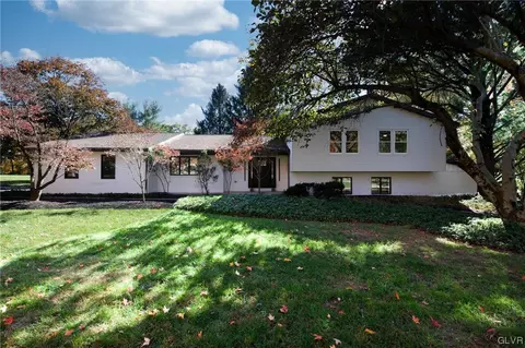 1820 Sherwood Rd, Allentown, PA 18103
