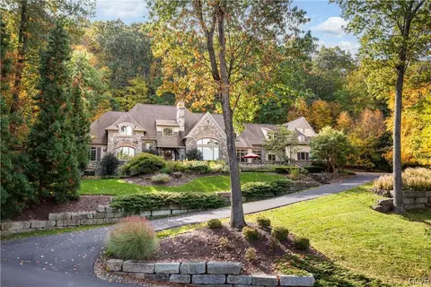 1850 Augusta Dr, Saucon Twp, PA 18034