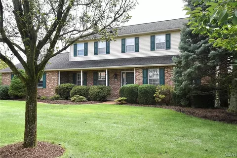 4438 Bachman Dr, Schnecksville, PA 18078