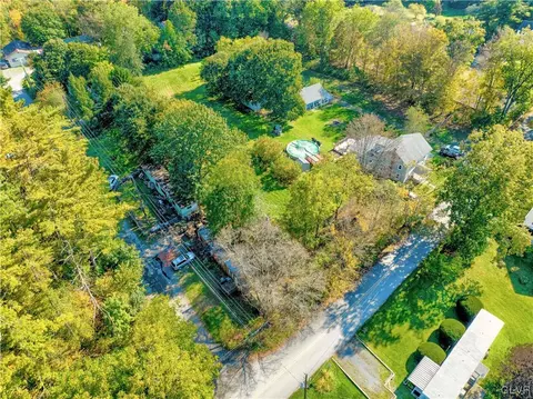 1202 Weingartner Rd, Saylorsburg, PA 18353