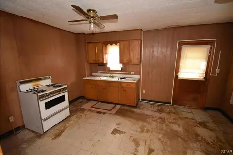 415 E Wall St, Bethlehem, PA 18018 photo 8
