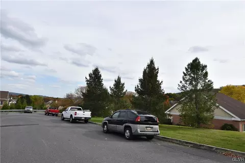 415 E Wall St, Bethlehem, PA 18018 photo 2