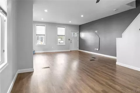 34 Goepp St, Bethlehem, PA 18018 photo 4